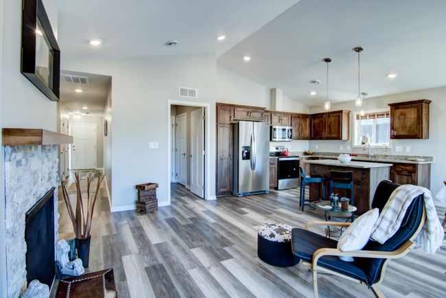 02-LivingRoom-5.jpg | Image 7