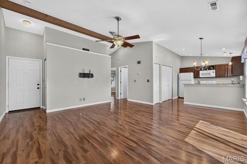 7-904 Sugar Lake Ct, Saint Peters, MO, 63376-7434 | Card Image