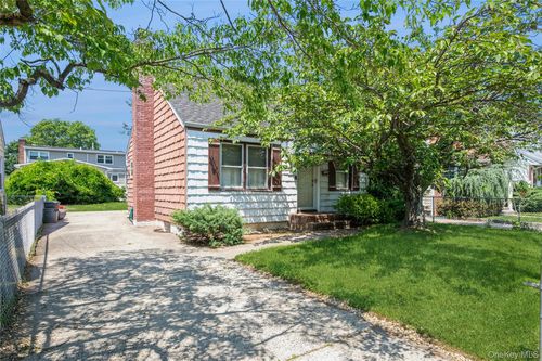288 Semton Blvd, Franklin Square, NY, 11010-3410 | Card Image