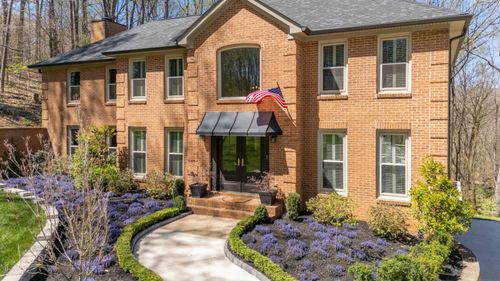 5540 Mill Stone Dr, Ooltewah, TN, 37363-6842 | Card Image
