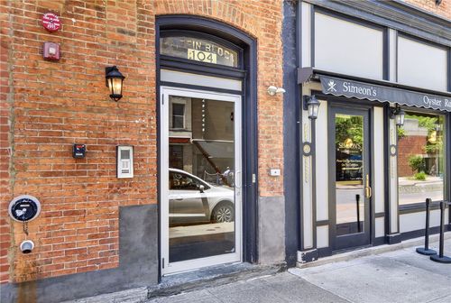 224 E State St, Ithaca, NY, 14850-5548 | Card Image