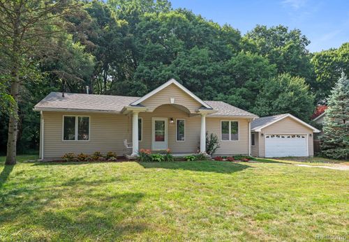 51429 Morowske Drive, Shelby Charter Township, MI, 48316 | Card Image