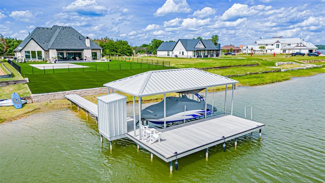 Water levels are up to the lake wall! | Image 7