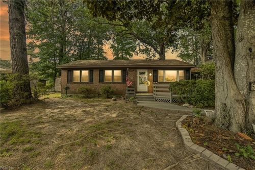 561 Canterbury Road Road, Virginia Beach, VA, 23452 | Card Image