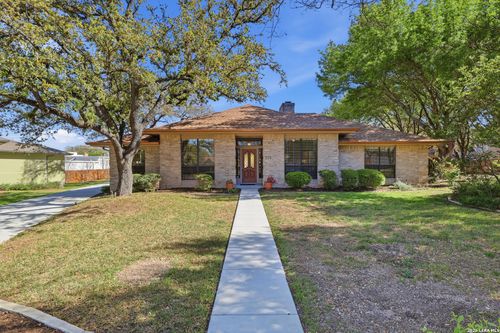 220 Lundblade Ln, Castle Hills, TX, 78213-3351 | Card Image