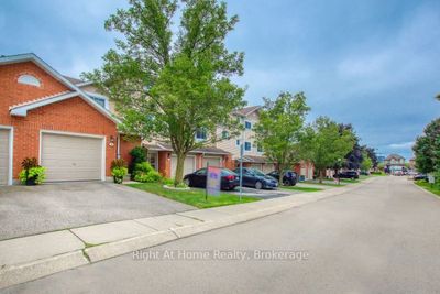 38 - 386 Highland Rd W, Condo with 3 bedrooms, 2 bathrooms and 2 parking in Stoney Creek ON | Image 2