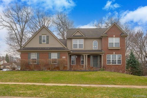 8925 El Dorado Dr, White Lake, MI, 48386-4417 | Card Image