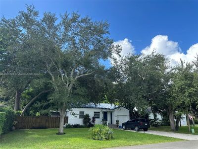 1102 Ne 116th St, House other with 2 bedrooms, 1 bathrooms and null parking in Biscayne Park FL | Image 2