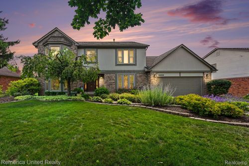 24938 White Plains Dr, Novi, MI, 48374-3161 | Card Image