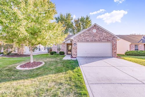 635 Muirfield Dr, Brownsburg, IN, 46112-8322 | Card Image