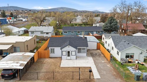1353 Carolina Ave, Richland, WA, 99352-4701 | Card Image