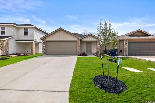 718 Jennifer Way, New Braunfels, TX, 78130-0512 | Card Image