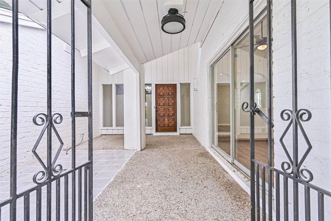 18330 Cape Bahamas Ln, House other with 4 bedrooms, 3 bathrooms and 2 parking in Houston TX | Image 4