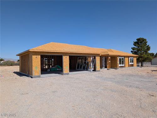 2561 Red Rock Dr, Pahrump, NV, 89048-3730 | Card Image