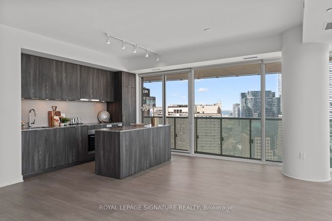 3305 - 15 Queens Quay E, Condo with 3 bedrooms, 2 bathrooms and 1 parking in Toronto ON | Image 31