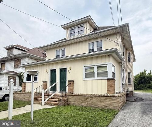 31 W Main St, PENNS GROVE, NJ, 08069-1348 | Card Image