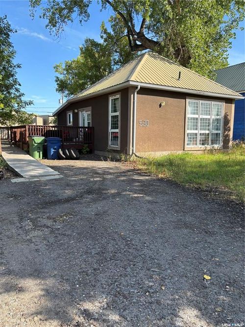 530 Manitoba Street E, Moose Jaw, SK, S6H0A7 | Card Image