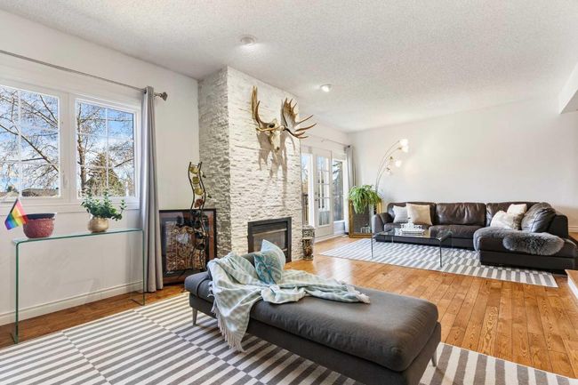 33 - 448 Strathcona Dr Sw, Townhouse with 3 bedrooms, 4 bathrooms and 4 parking in Calgary AB | Image 8
