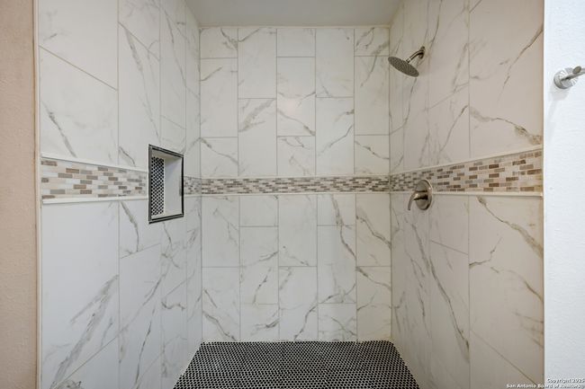 9818 Balanced Rock, House other with 3 bedrooms, 2 bathrooms and null parking in Converse TX | Image 18