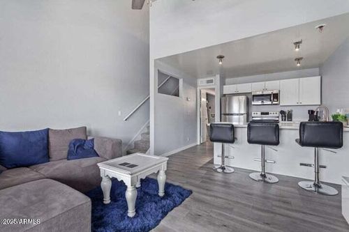 d111-8055 E Thomas Rd, Scottsdale, AZ, 85251-6633 | Card Image