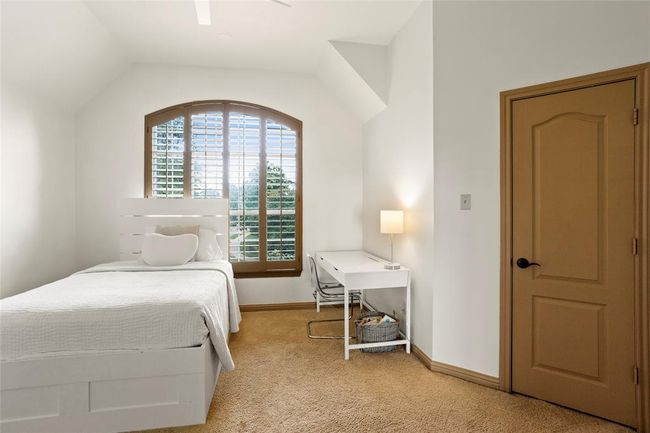 This is the other secondary room with the connecting bath. All have walk in closets. | Image 24