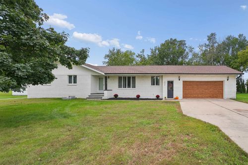 206 5th St N, Fairbank, IA, 50629 | Card Image