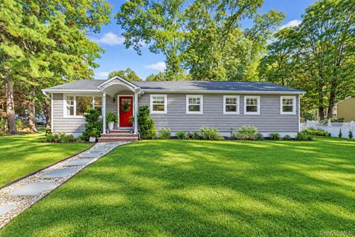 7 Centerview Trail, Brookhaven, NY, 11961 | Card Image