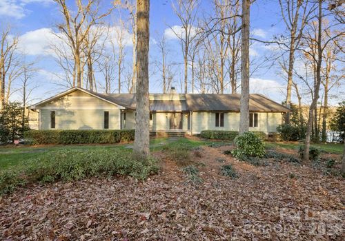 19709 Stough Farm Rd, Cornelius, NC, 28031-7525 | Card Image