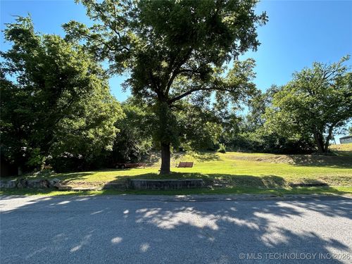 306 N Water St, Locust Grove, OK, 74352-5025 | Card Image