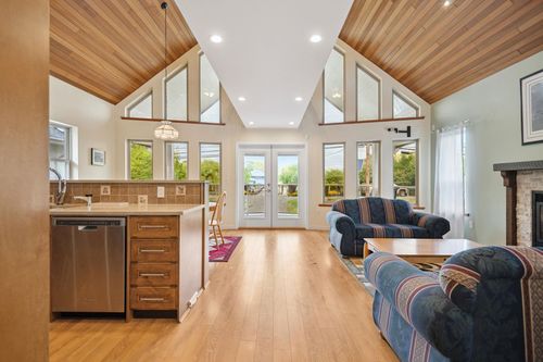 4394 River Rd W, Delta, BC, V4K1S2 | Card Image