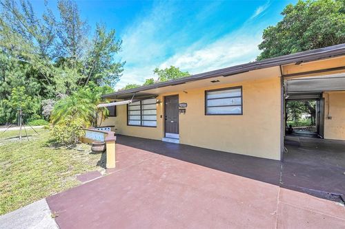1390 Ne 39th St, Pompano Beach, FL, 33064-6159 | Card Image