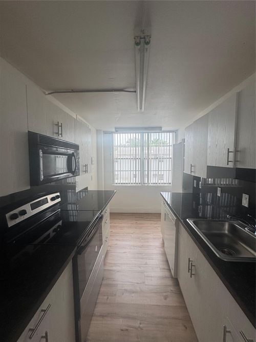 apt-201-12105 Ne 6th Ave, North Miami, FL, 33161-5533 | Card Image