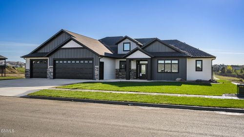 4117 Kites Ln, Bismarck, ND, 58503-5403 | Card Image