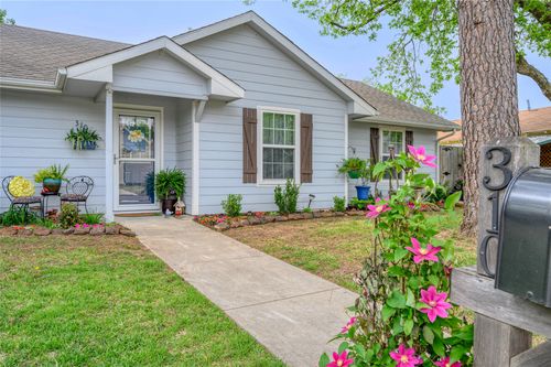 310 Otis St, Whitesboro, TX, 76273-1653 | Card Image