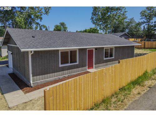 200 Se Darrell Ave, Winston, OR, 97496-8502 | Card Image