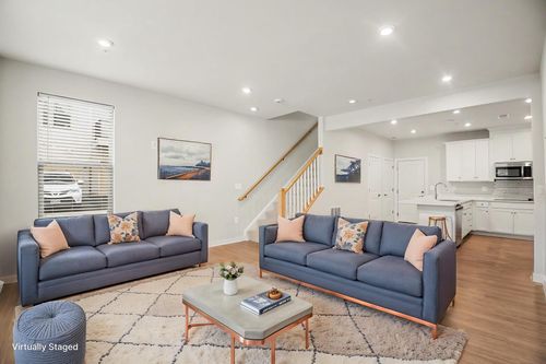 2430 Silver Line Aly, HERNDON, VA, 20171-6499 | Card Image