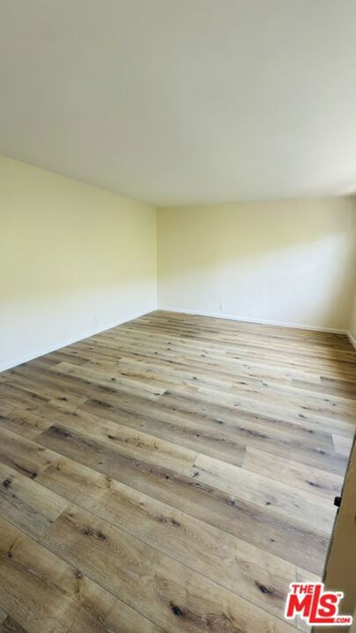 apt-d-383 Redondo Ave, Long Beach, CA, 90814-8135 | Card Image