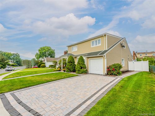 29 Underhill Ave, Syosset, NY, 11791-5019 | Card Image