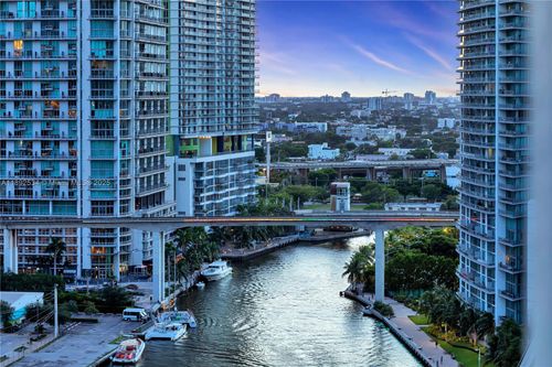 apt-2111-31 Se 5th St, Miami, FL, 33131-2516 | Card Image