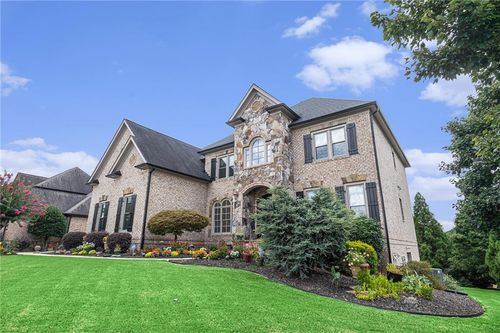 2088 Skybrooke Ct, Hoschton, GA, 30548-6279 | Card Image