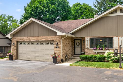 68 Chelsea St, Bloomingdale, IL, 60108-1279 | Card Image