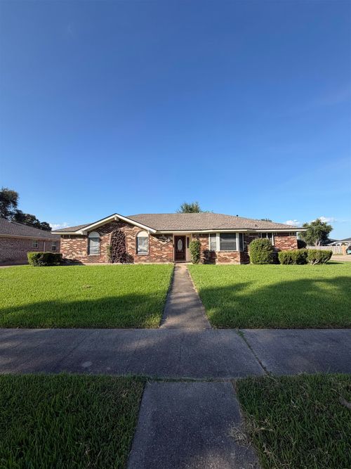 652 Birchwood Dr, Port Neches, TX, 77651-6101 | Card Image
