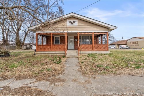 217 Beckett St, Clarksville, IN, 47129-3009 | Card Image