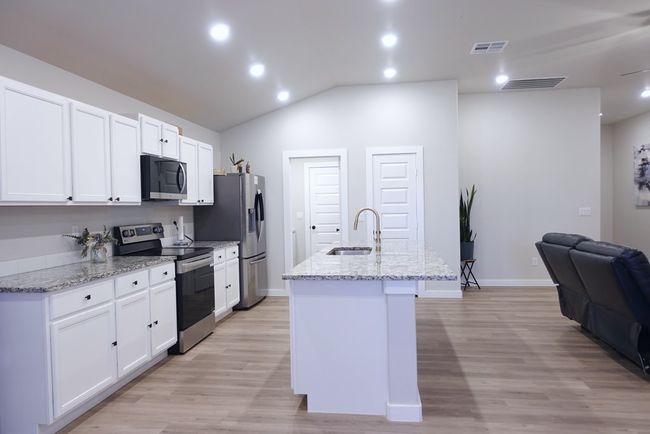 2220 Goldfinch Rd, House other with 3 bedrooms, 2 bathrooms and 2 parking in Midland TX | Image 13