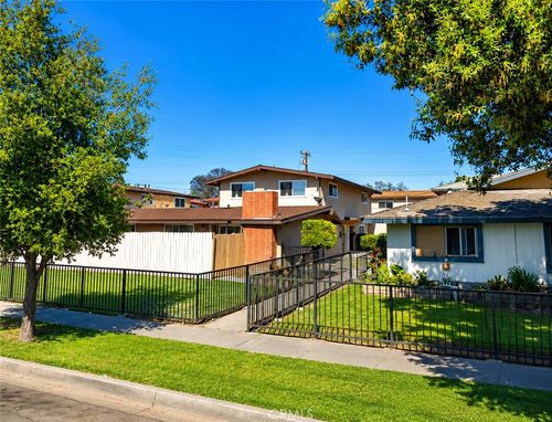 1613 Cedar St, Santa Ana, CA, 92707-2490 | Card Image