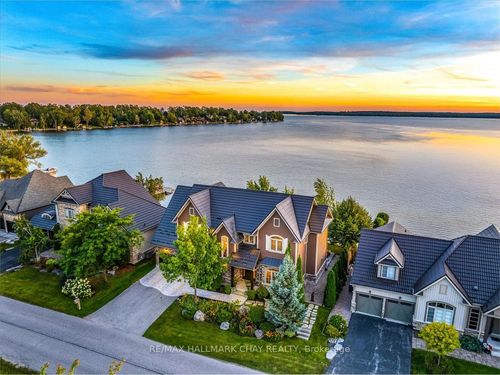 147 Victoria Cres, Orillia, ON, L3V0J5 | Card Image