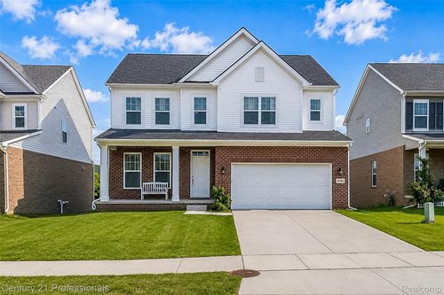 8580 Pioneer Street, Washington Township, MI, 48094 | Card Image