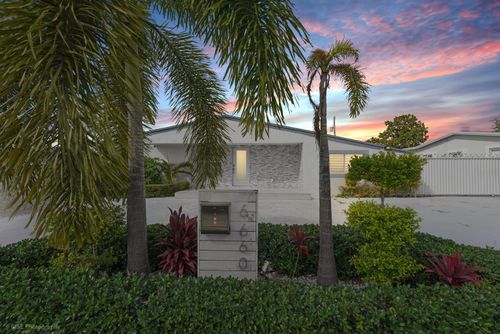6660 W 13th Ave, Hialeah, FL, 33012-6338 | Card Image