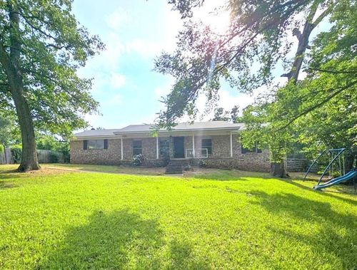 105 Glenwood Dr, Palestine, TX, 75801-5815 | Card Image