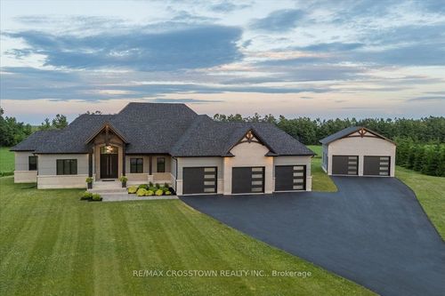 1 Best Crt, Oro Medonte, ON, L0L2L0 | Card Image